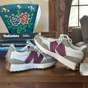 New Balance 327 off white and burgundy detail